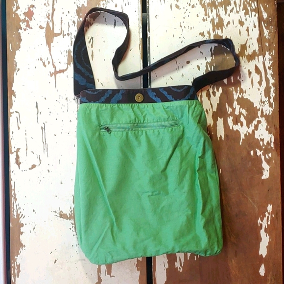 Yogic Nature Structured Cotton Bucket Crossbody - Picture 12 of 16